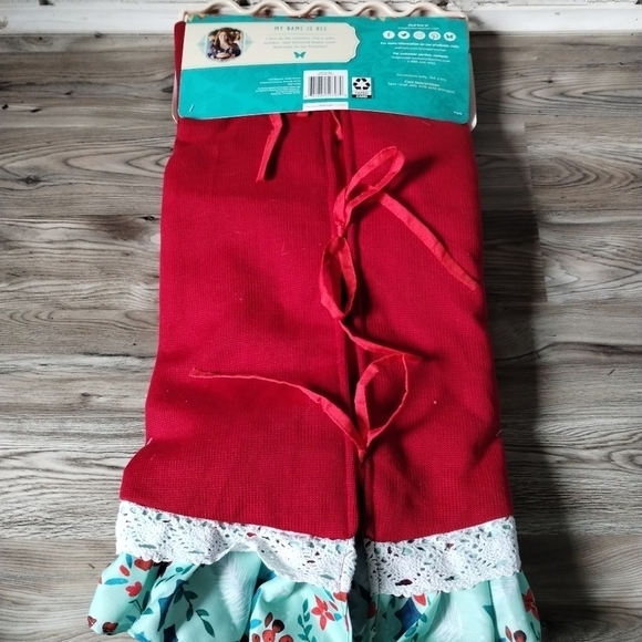 The Pioneer Woman Red Knit Merry Christmas Tree Skirt - Picture 3 of 4